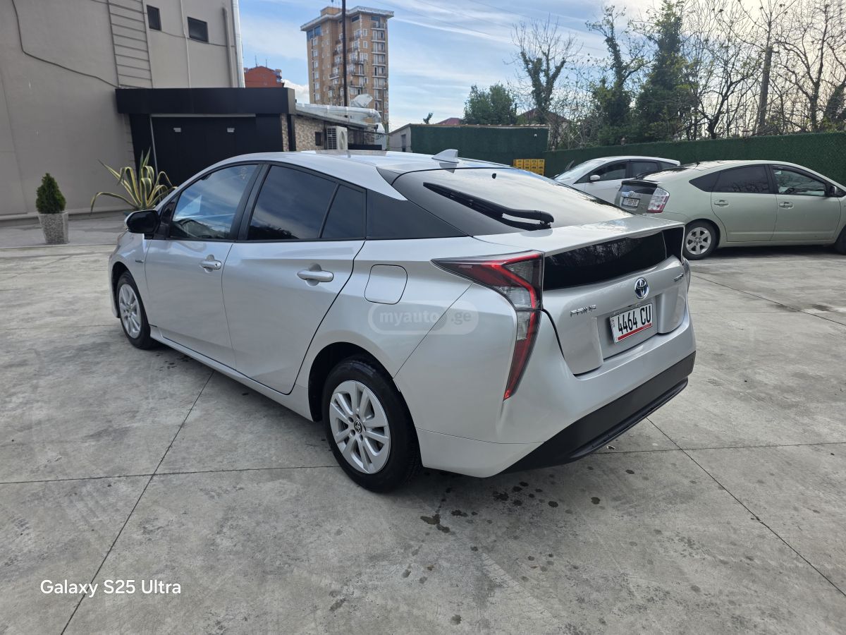 Toyota Prius - фото 4