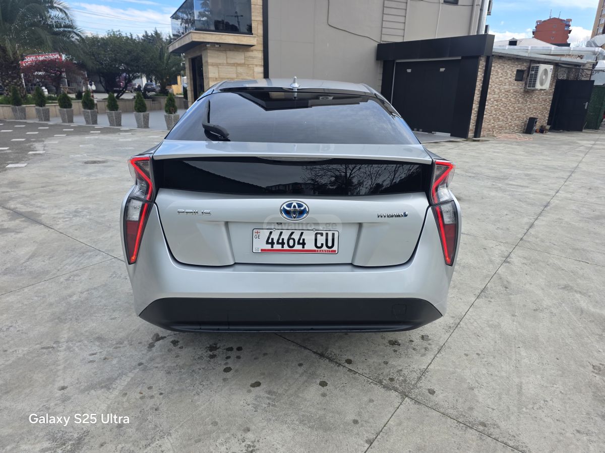 Toyota Prius - фото 5