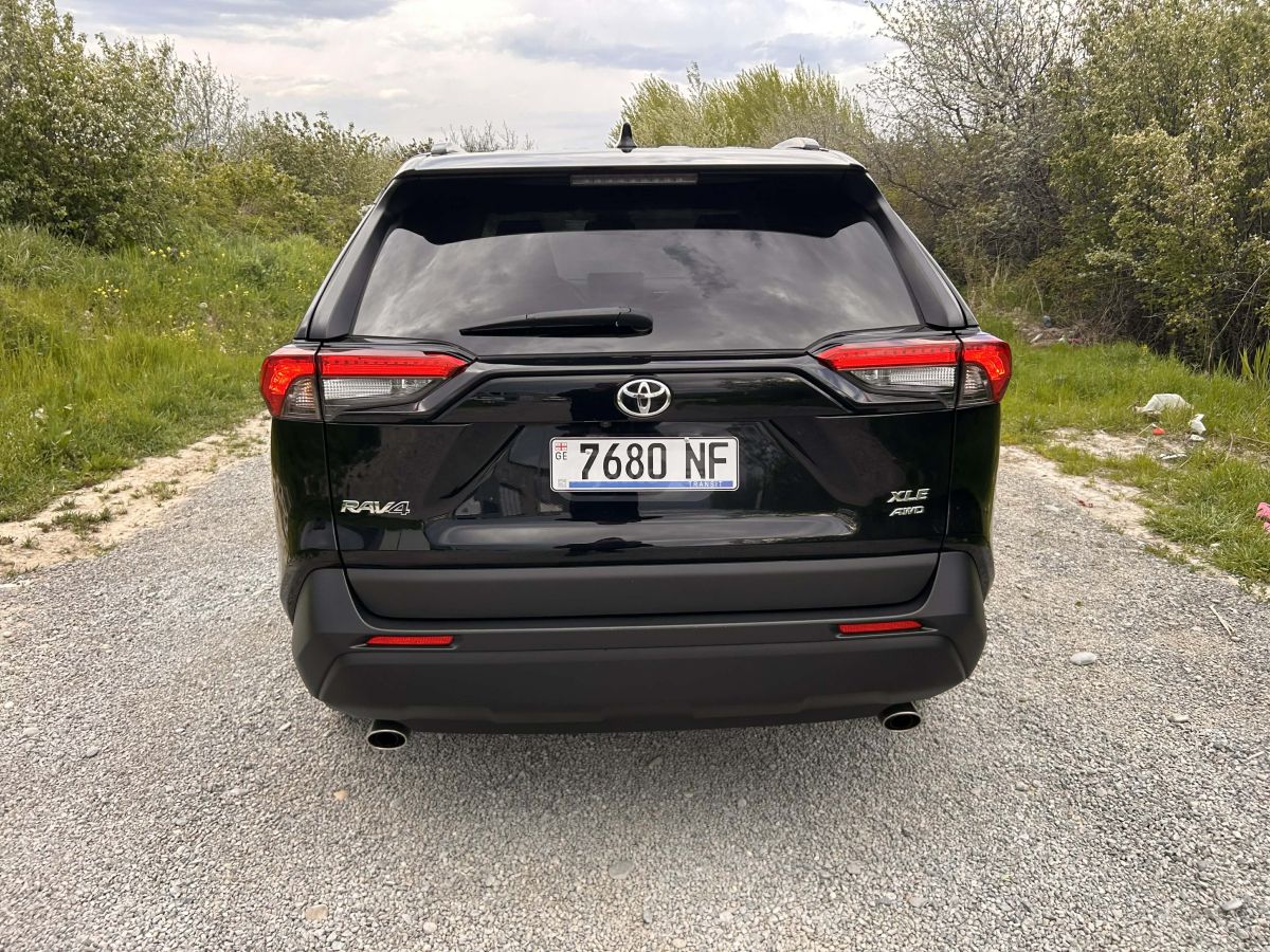 Toyota Rav 4 - фото 7