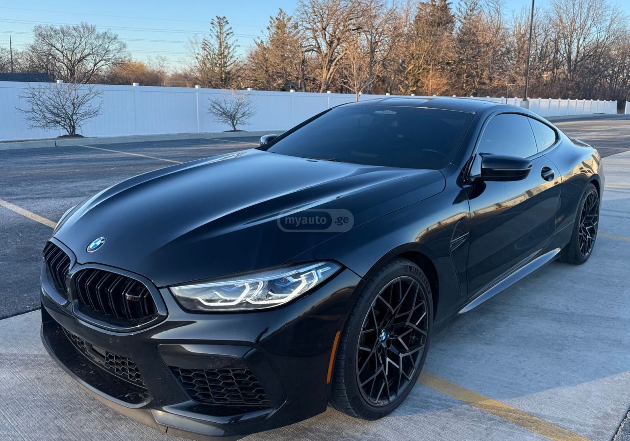 BMW M8 - фото 1