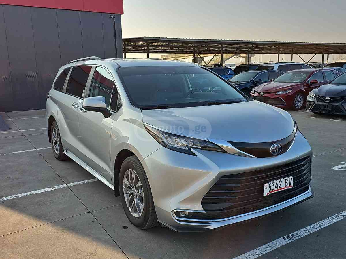 Toyota Toyota Sienna — миниатюра 3