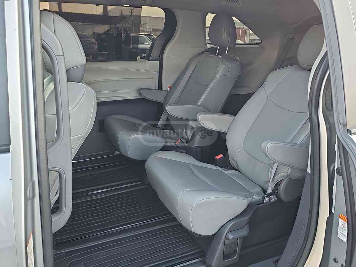 Toyota Toyota Sienna — миниатюра 7