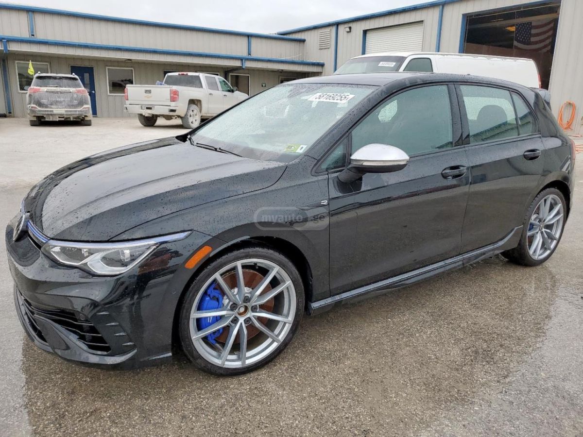 Volkswagen Golf 2024 — миниатюра 1