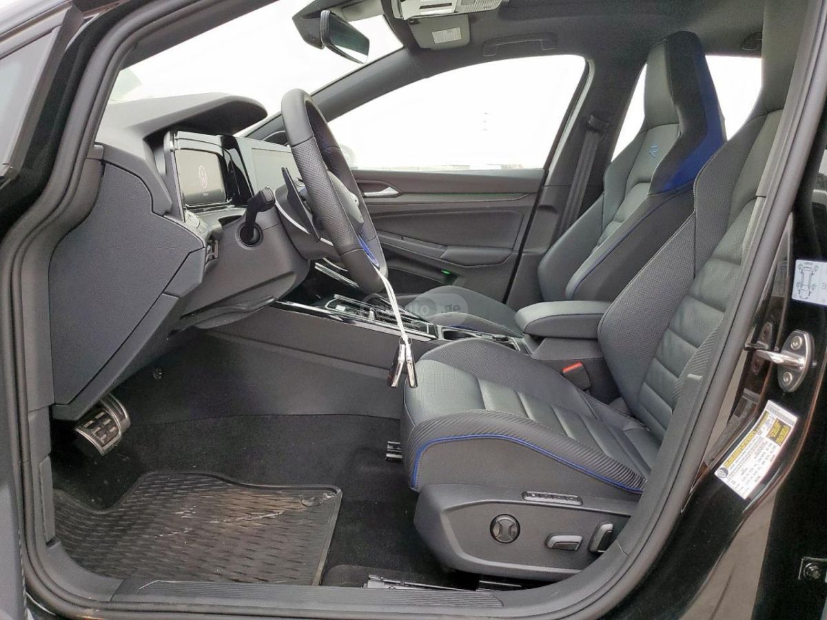 Volkswagen Golf 2024 — миниатюра 7