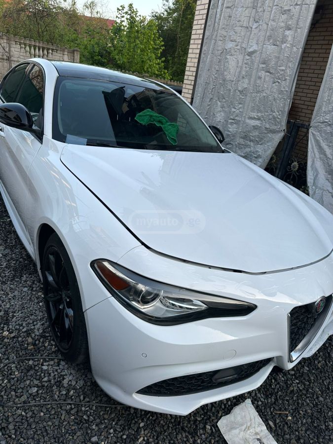 Alfa Romeo Giulia - фото 9
