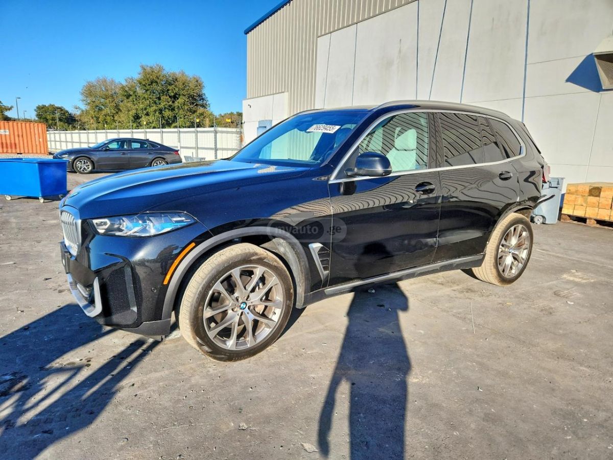 BMW X5 - фото 1