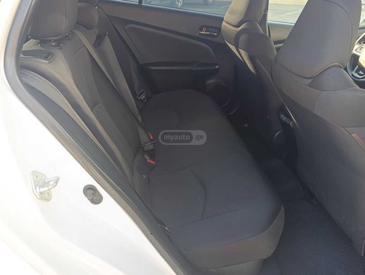 Toyota Prius - фото 11