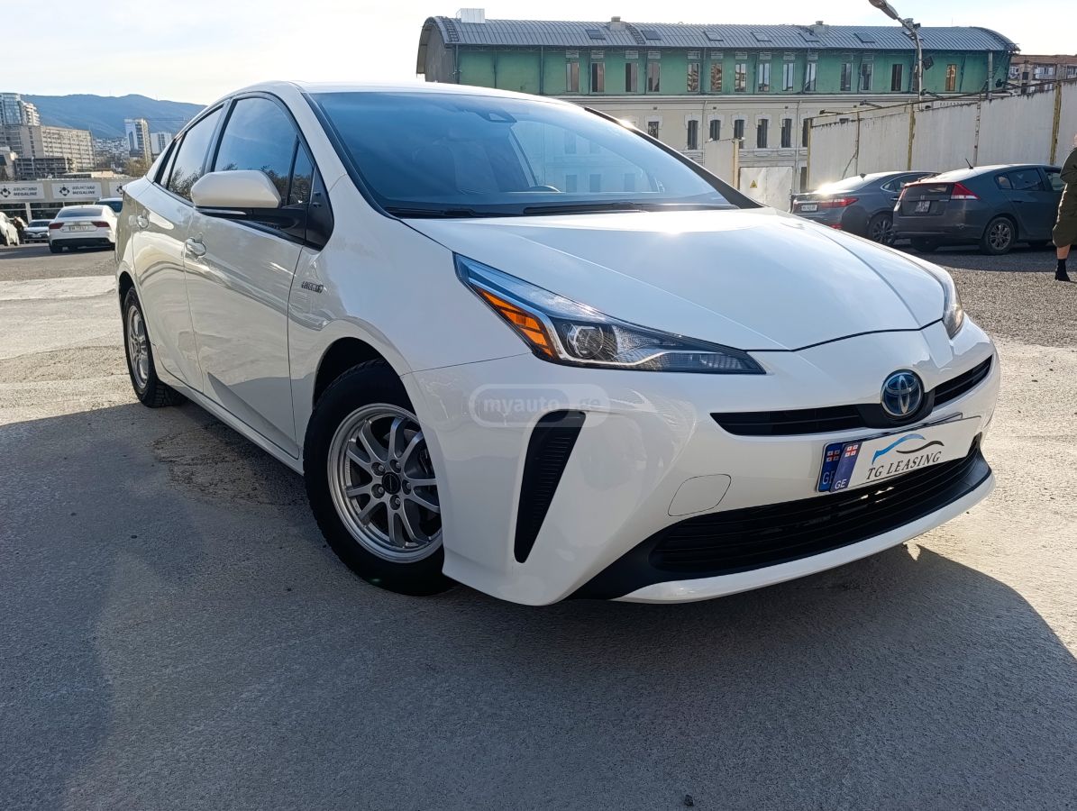 Toyota Prius - фото 3