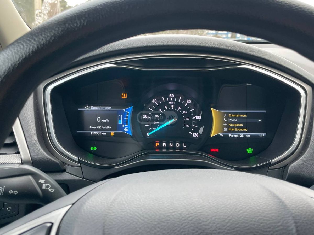 Ford Fusion - фото 4