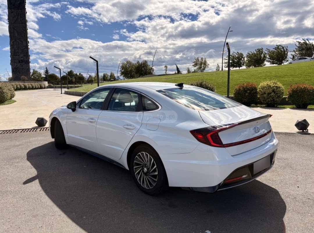 Hyundai  — миниатюра 1