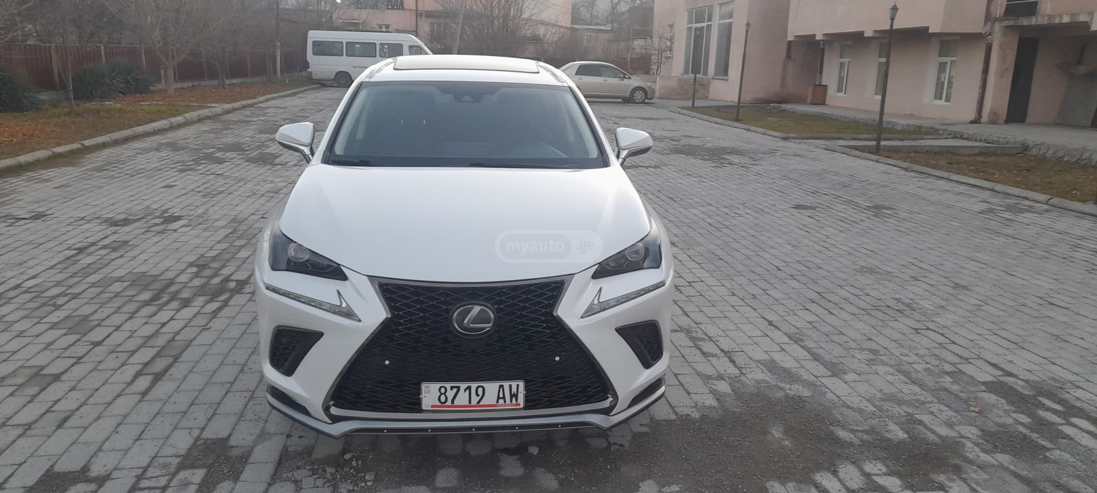 Lexus NX 300 - фото 1