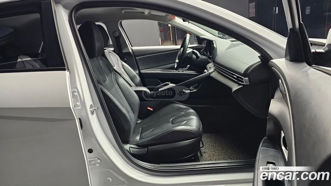 Hyundai Elantra - фото 10