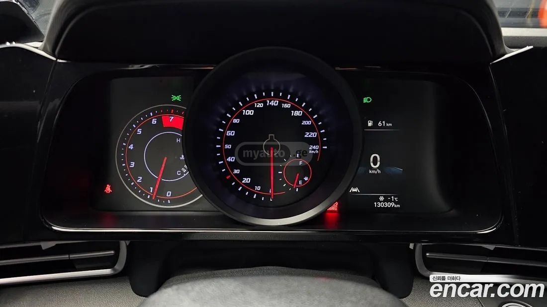 Hyundai Elantra - фото 8