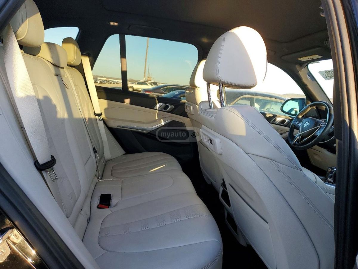 BMW X5 - фото 11