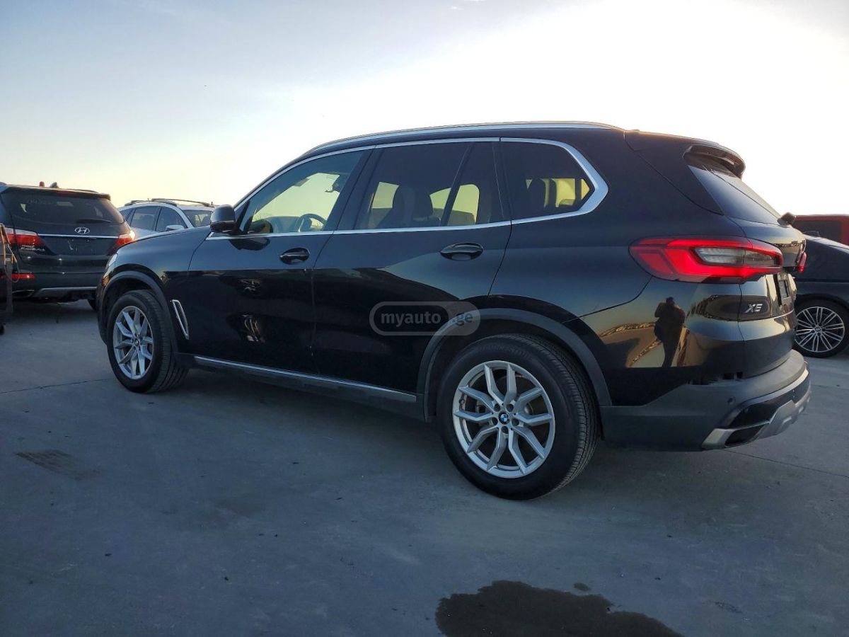 BMW X5 - фото 2