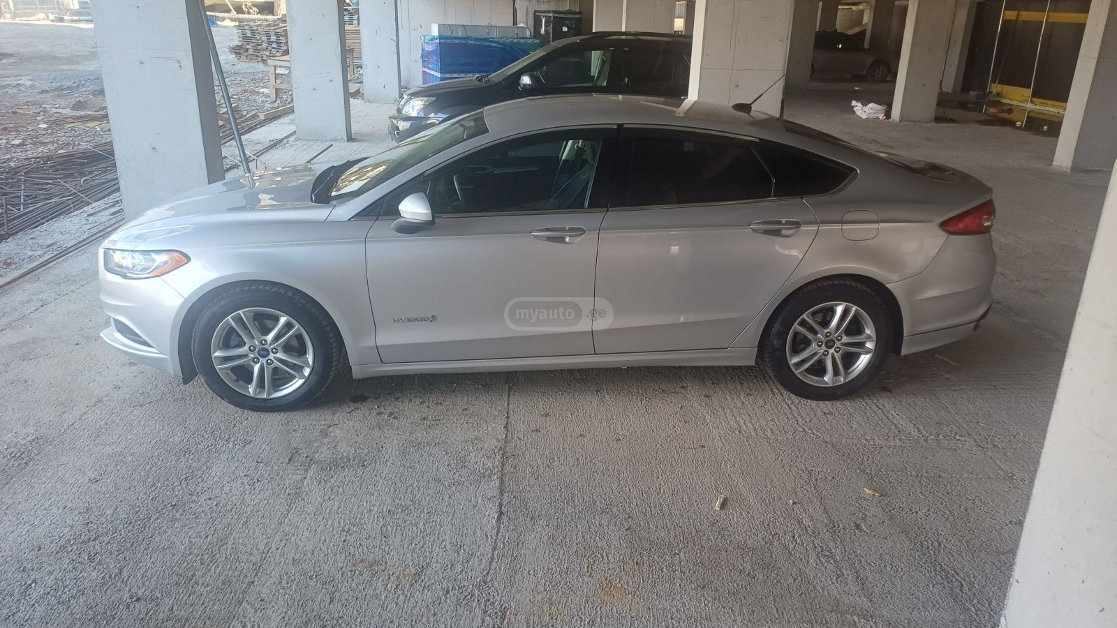 Ford Fusion - фото 1