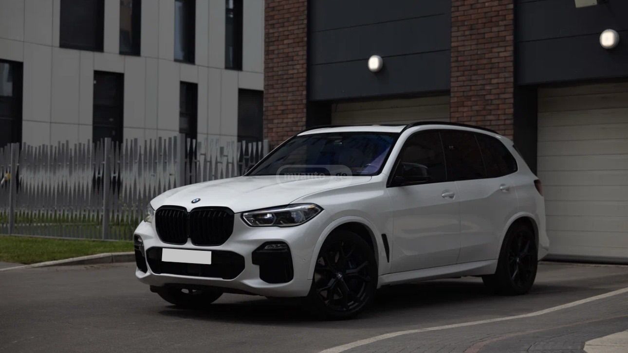 BMW xDrive40i 4dr All-Wheel Drive — миниатюра 2