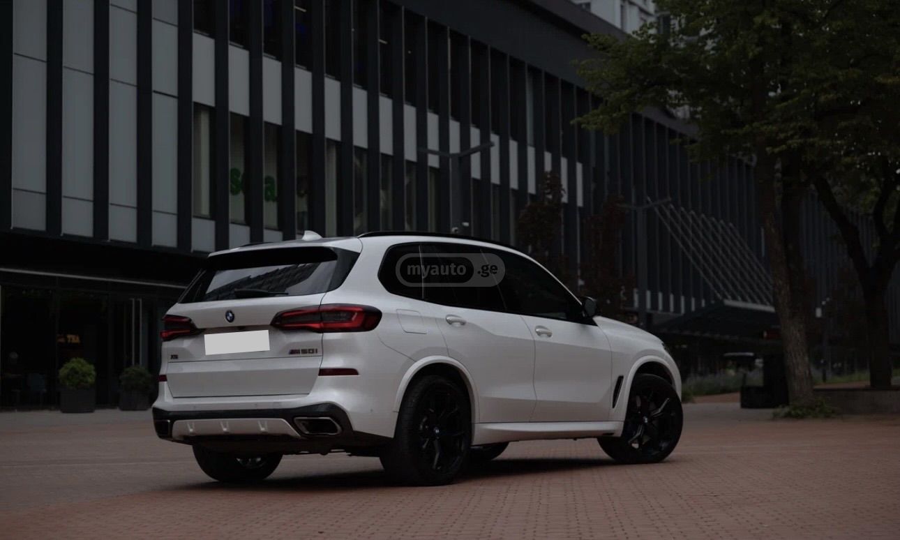 BMW xDrive40i 4dr All-Wheel Drive — миниатюра 4