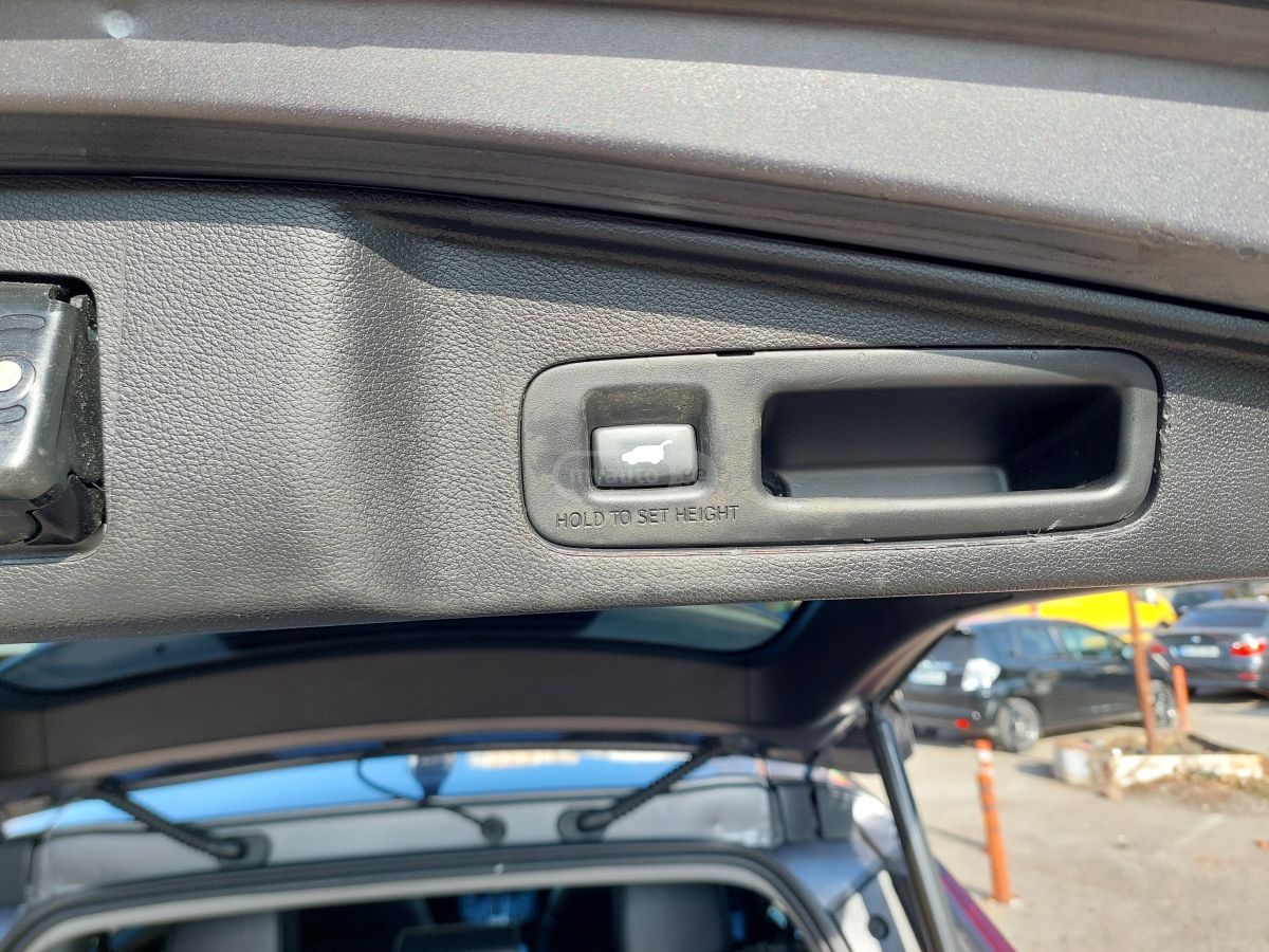 Honda CR-V - фото 12