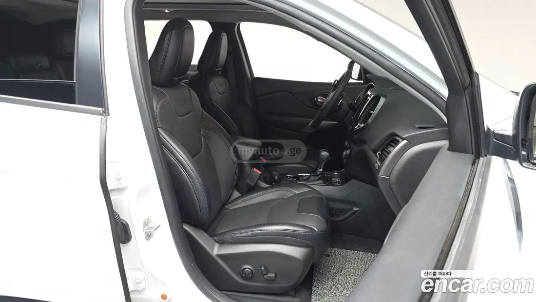 Jeep Cherokee - фото 10