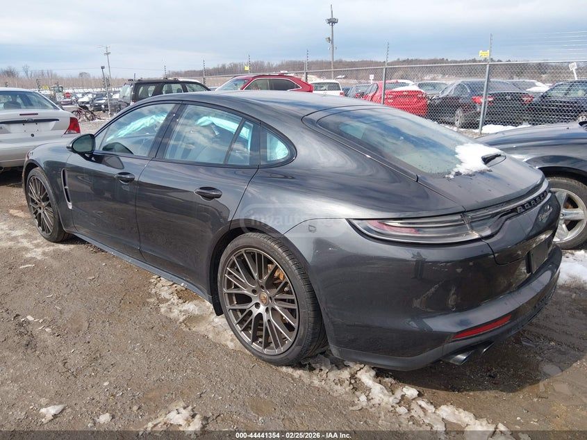 Porsche Panamera - фото 2