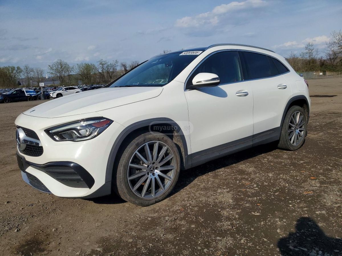 Mercedes-Benz GLA 250 - фото 1