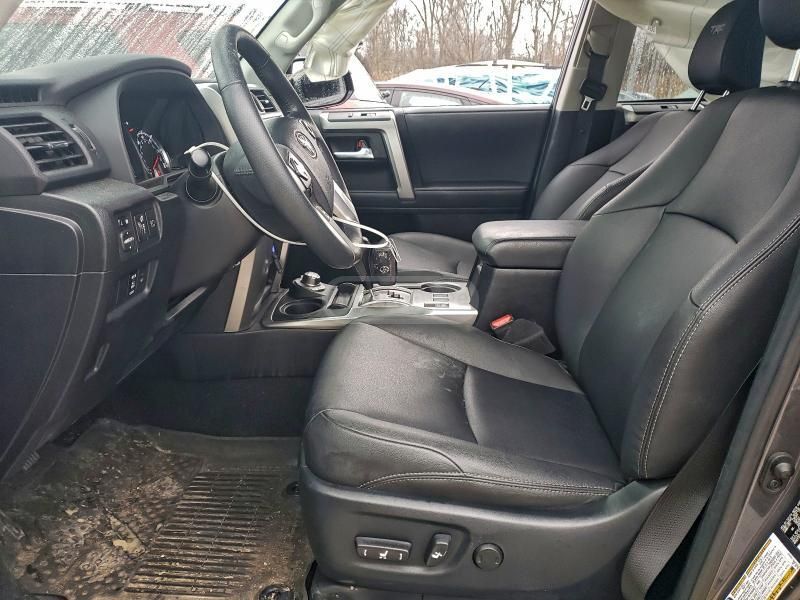 Toyota Limited 4dr 4x4 Automatic — миниатюра 7