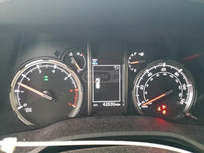 Toyota Limited 4dr 4x4 Automatic — миниатюра 9