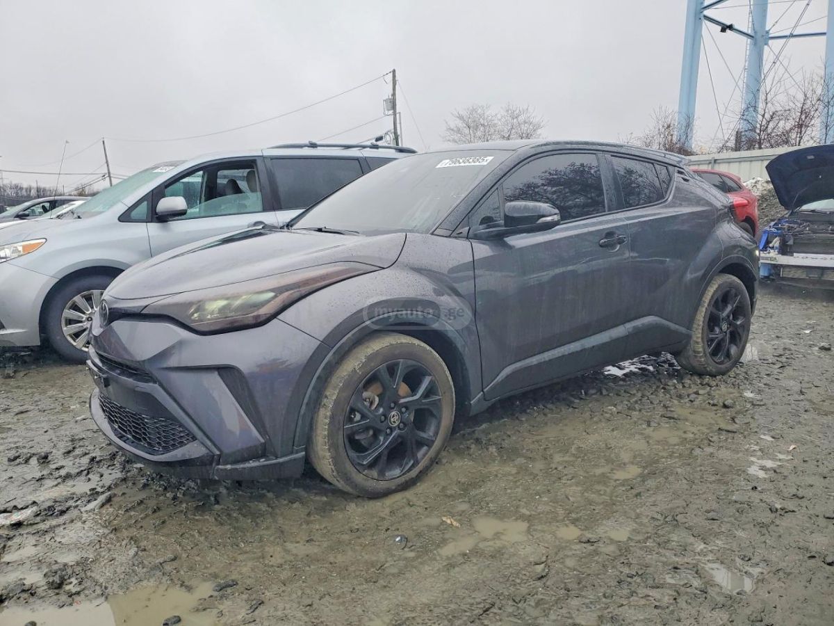 Toyota CHR - фото 1