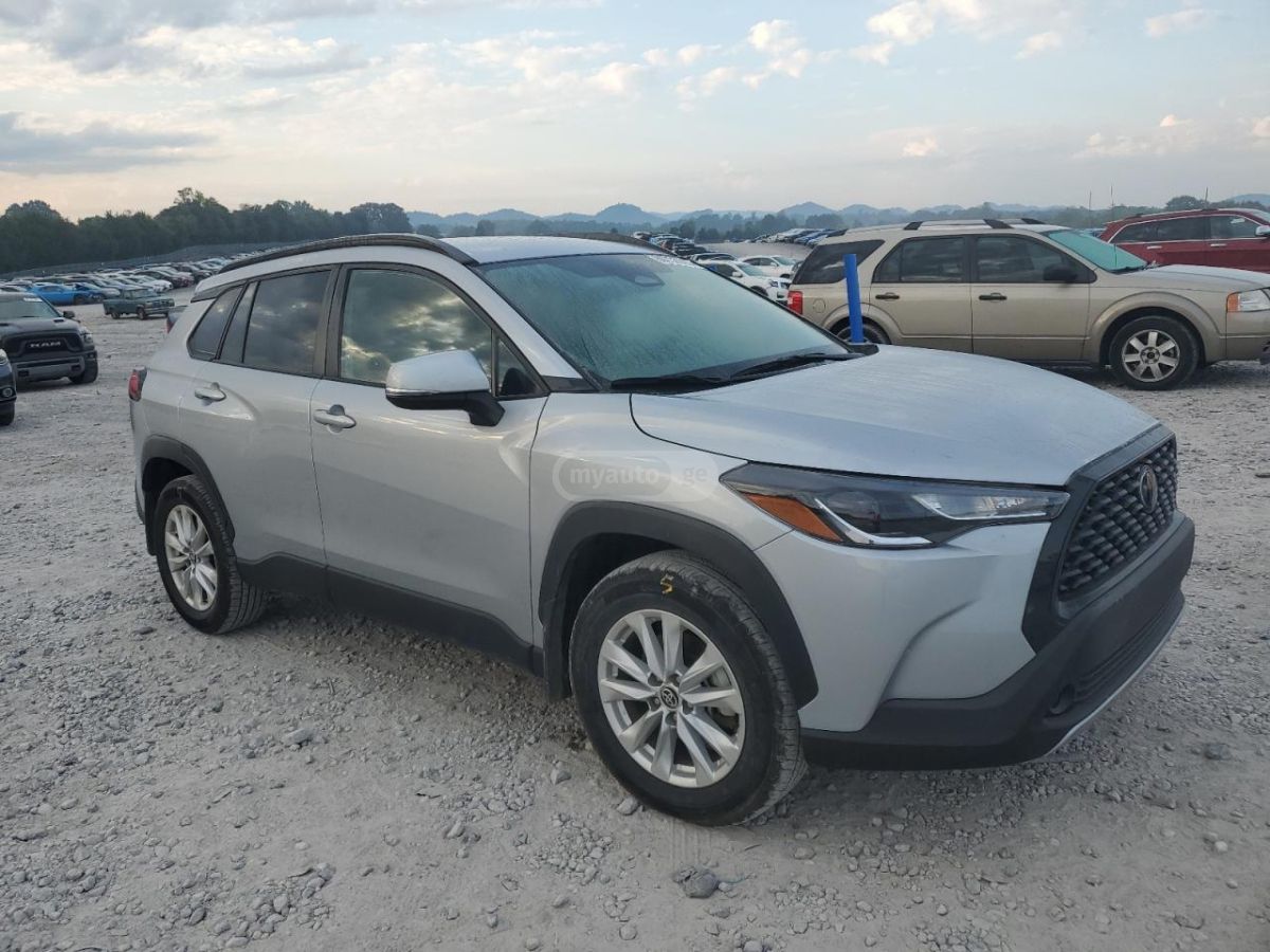 Toyota LE 4dr Sedan CVT — миниатюра 5