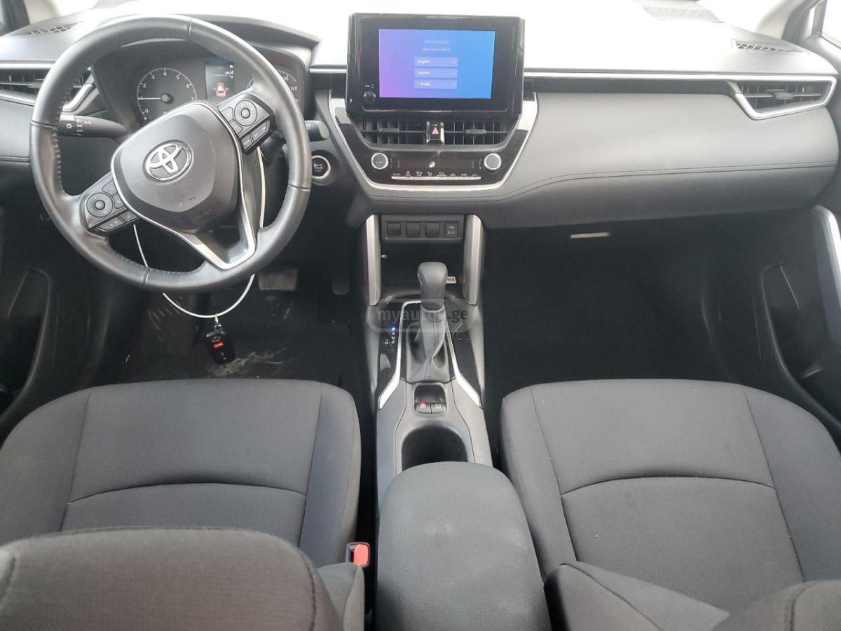 Toyota LE 4dr Sedan CVT — миниатюра 9