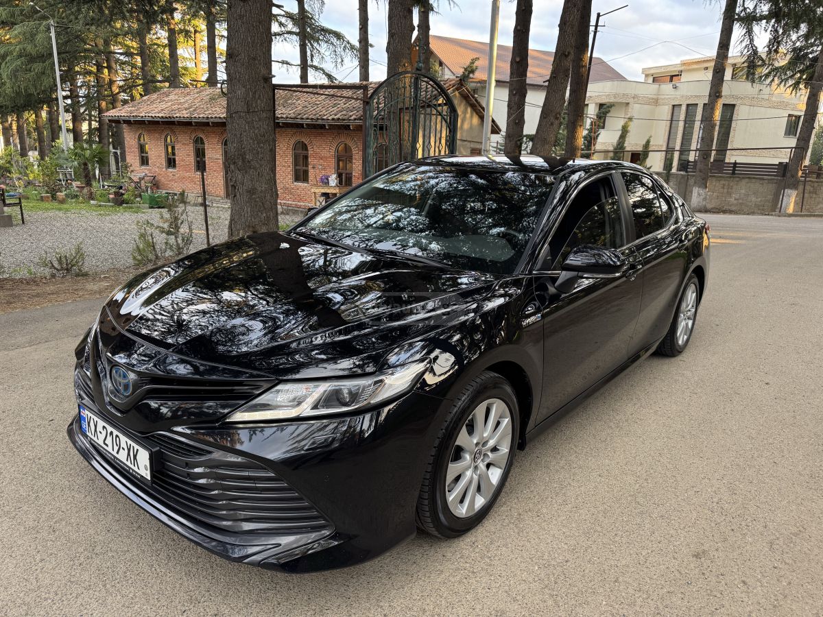 Toyota Camry - фото 2