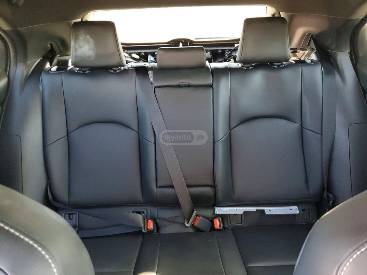 Lexus UX - фото 2