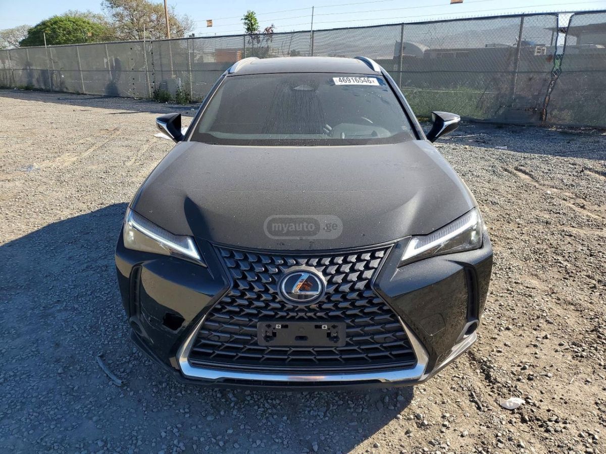 Lexus UX - фото 7