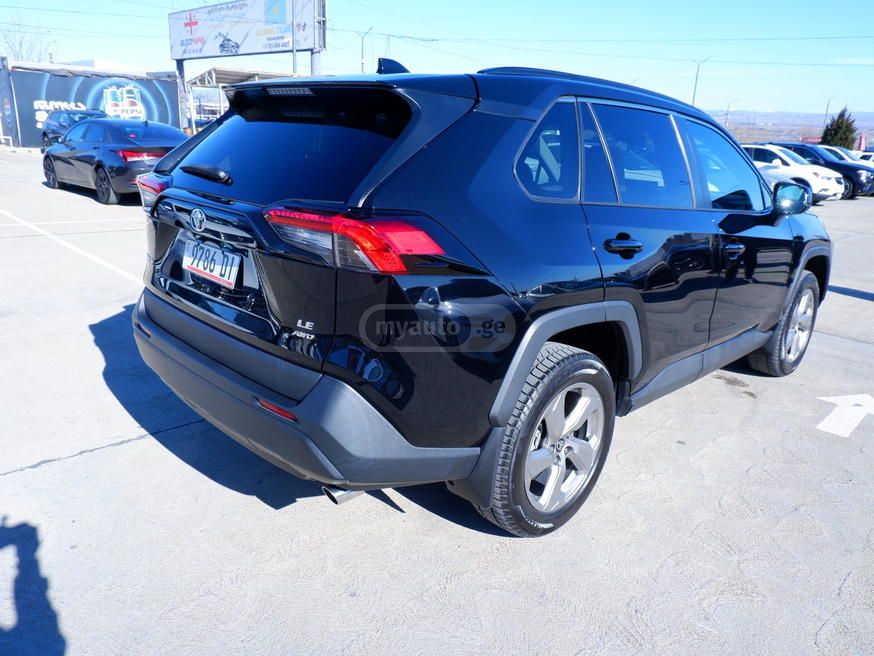 Toyota LE 4dr All-Wheel Drive Automat — миниатюра 4