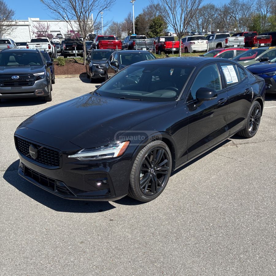 Volvo B5 Plus Black Edition — миниатюра 10