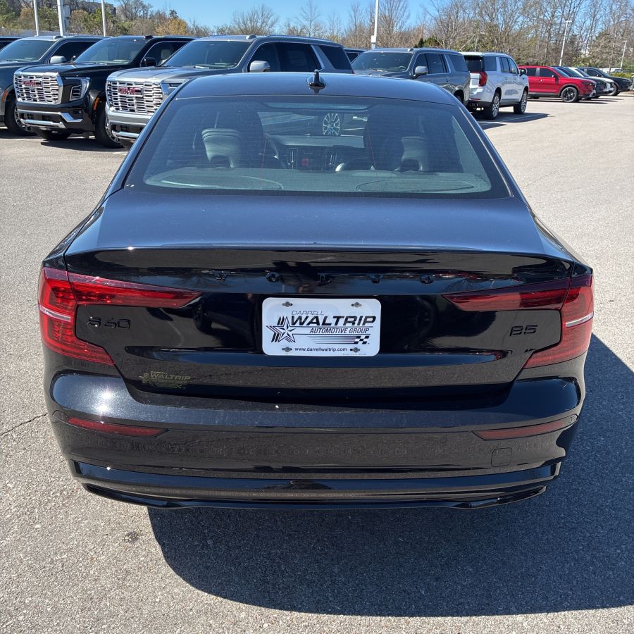 Volvo B5 Plus Black Edition — миниатюра 5