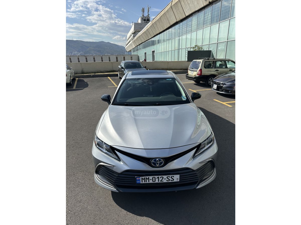 Toyota Camry - фото 3