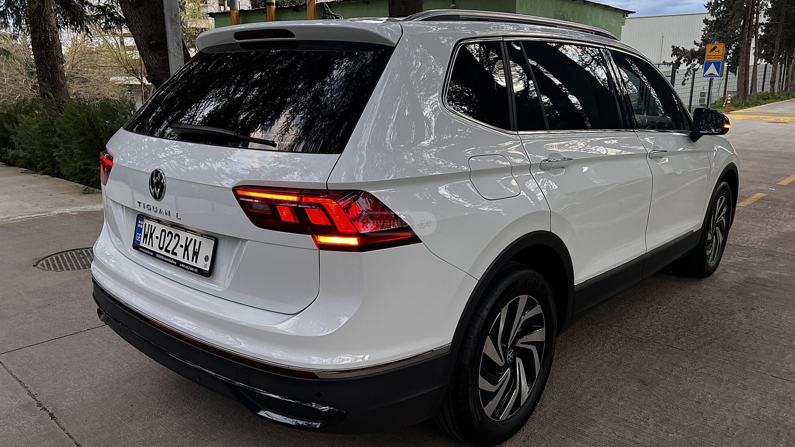 Volkswagen Tiguan - фото 6