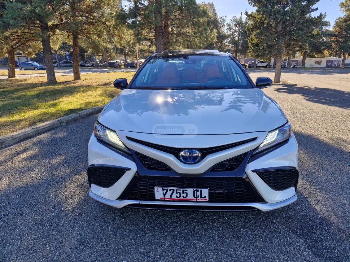 Toyota XSE 4dr Front-Wheel Drive Seda — миниатюра 3