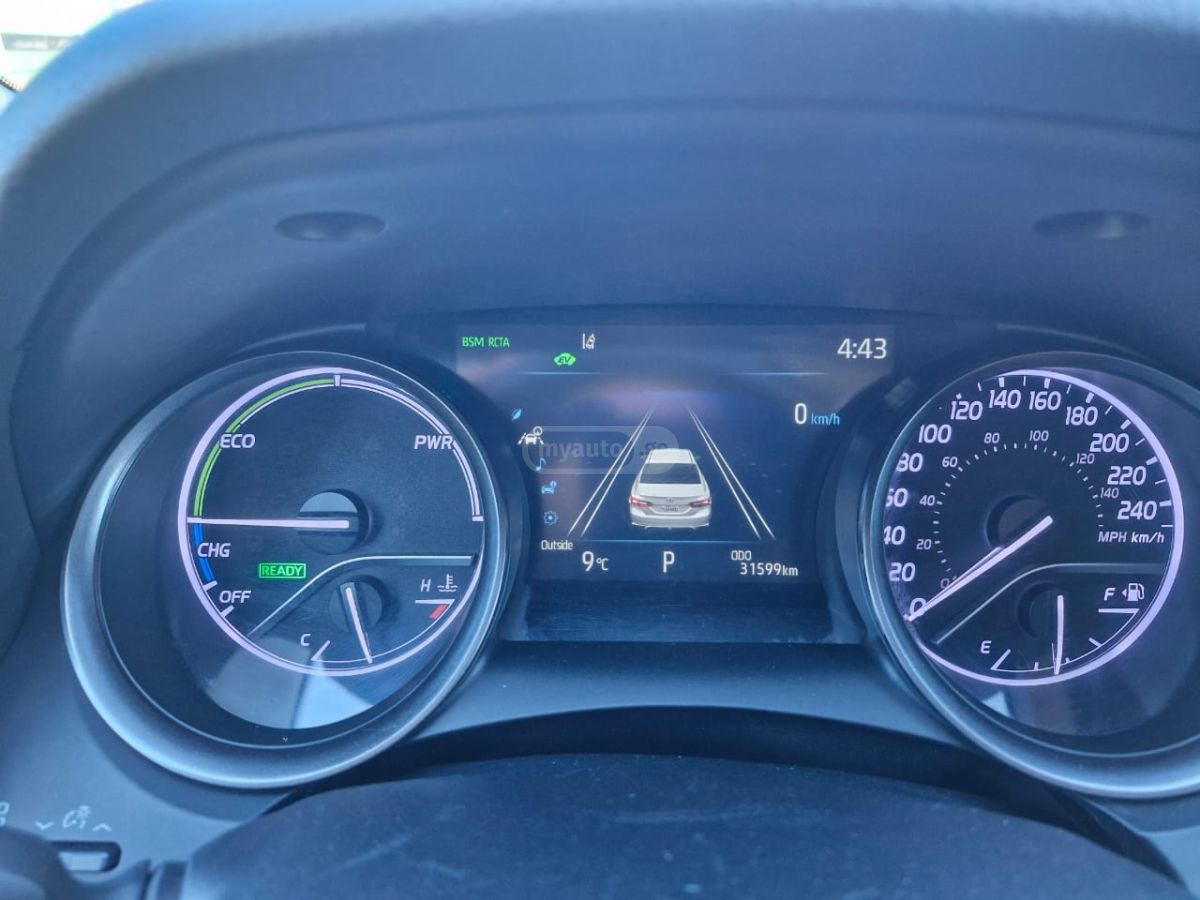 Toyota XSE 4dr Front-Wheel Drive Seda — миниатюра 5