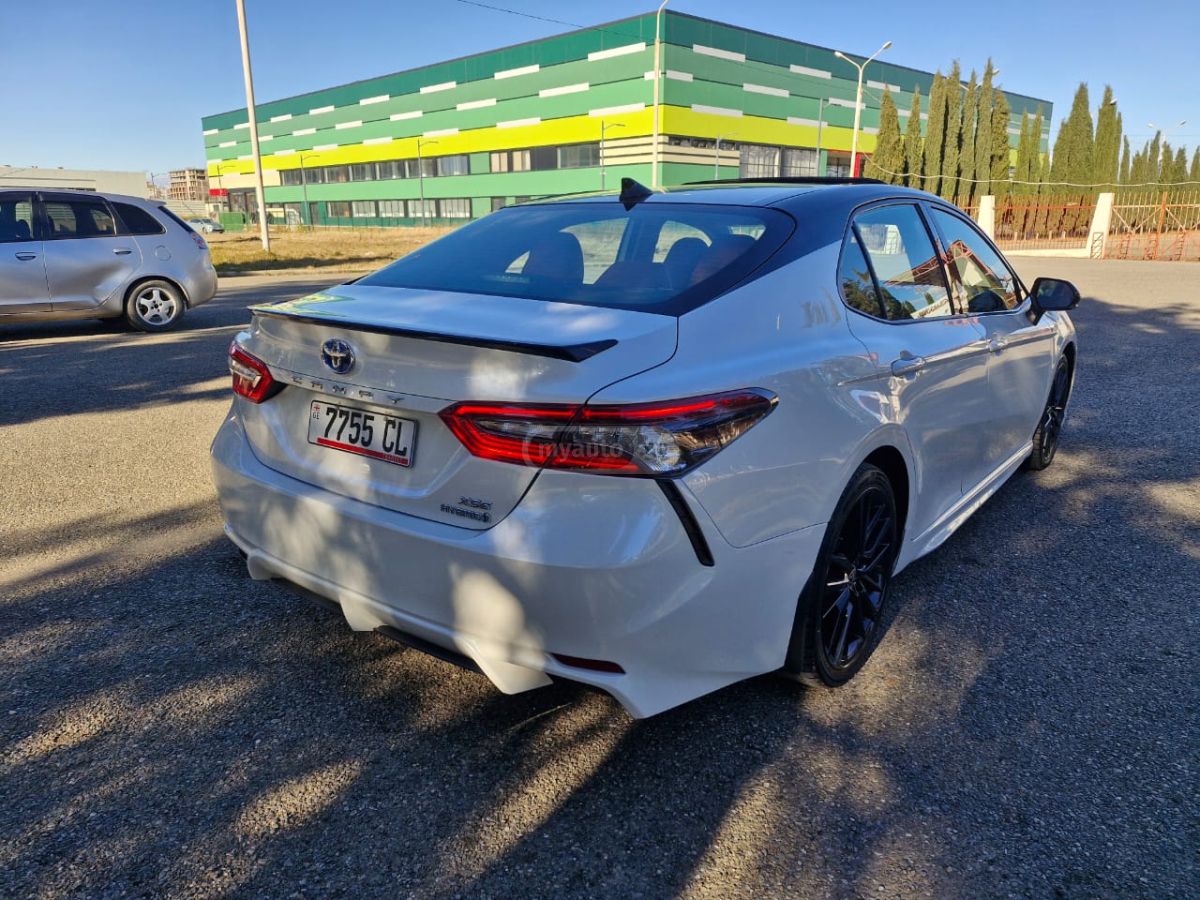 Toyota XSE 4dr Front-Wheel Drive Seda — миниатюра 9