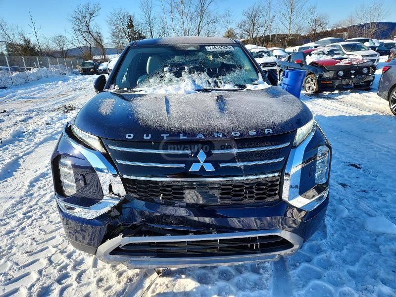 Mitsubishi Outlander - фото 1