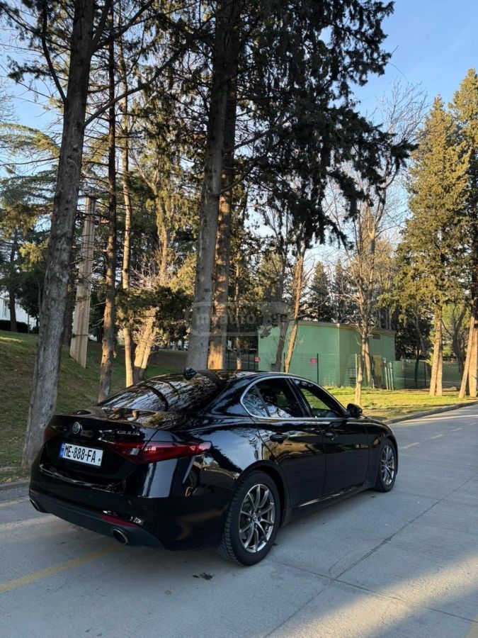 Alfa Romeo Giulia - фото 4