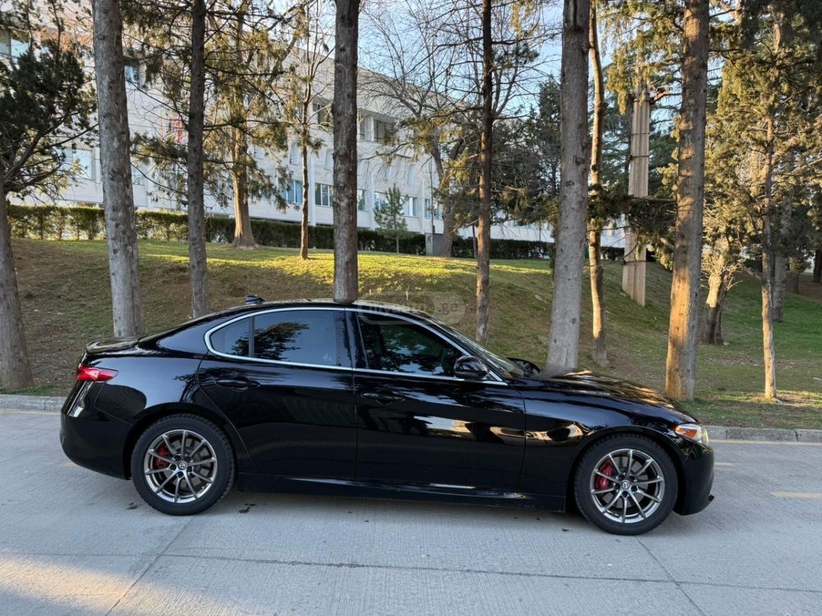 Alfa Romeo Giulia - фото 5