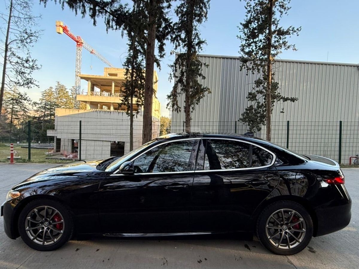 Alfa Romeo Giulia - фото 8