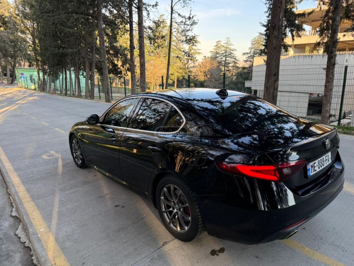 Alfa Romeo Giulia - фото 9