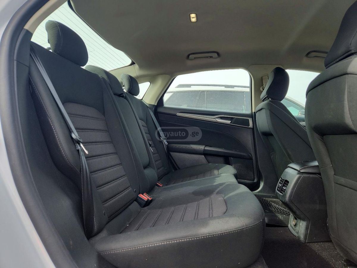 Ford Fusion - фото 10