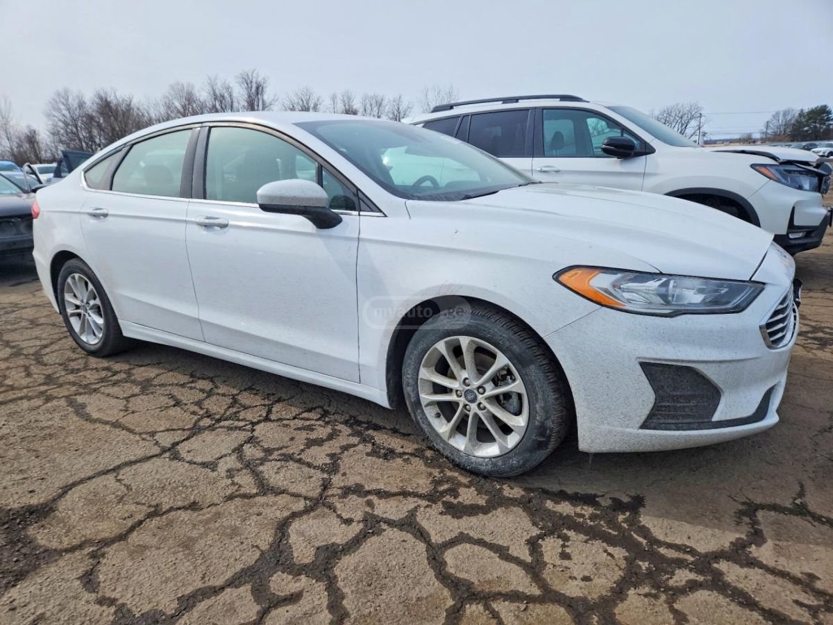 Ford Fusion - фото 4