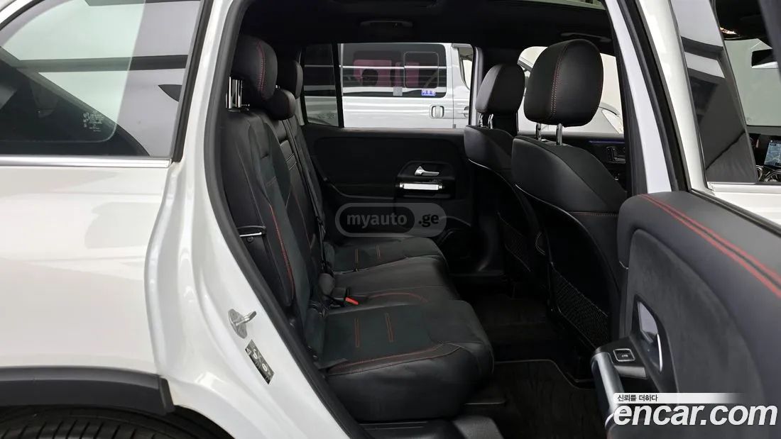 Mercedes-Benz GLB 35 AMG 2021 — миниатюра 12